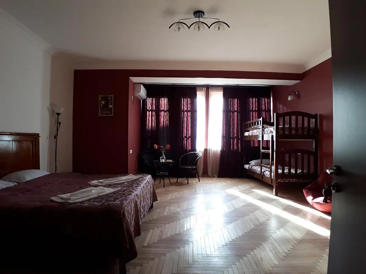 Vazi Hotel